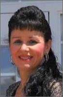 Portrait of Lori Anderson-Tutt