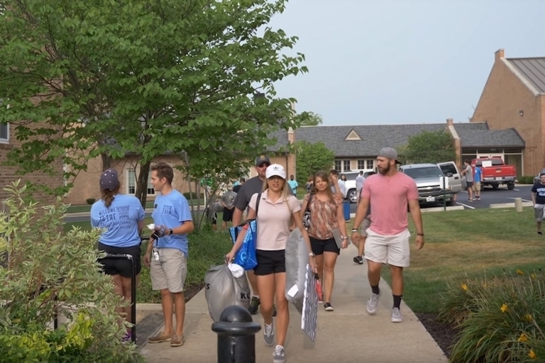 Students moving in